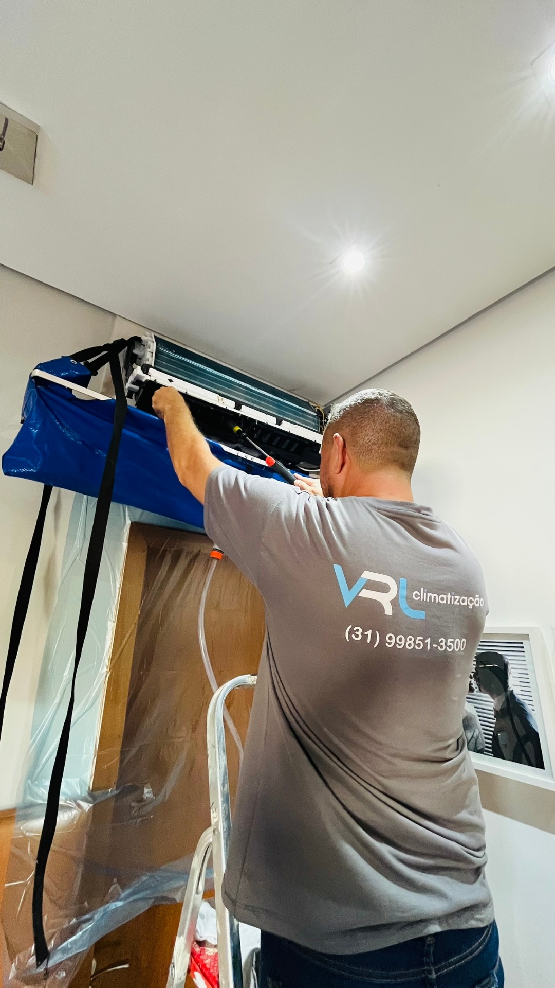 Higienização profissional com bag coletor em ar-condicionado